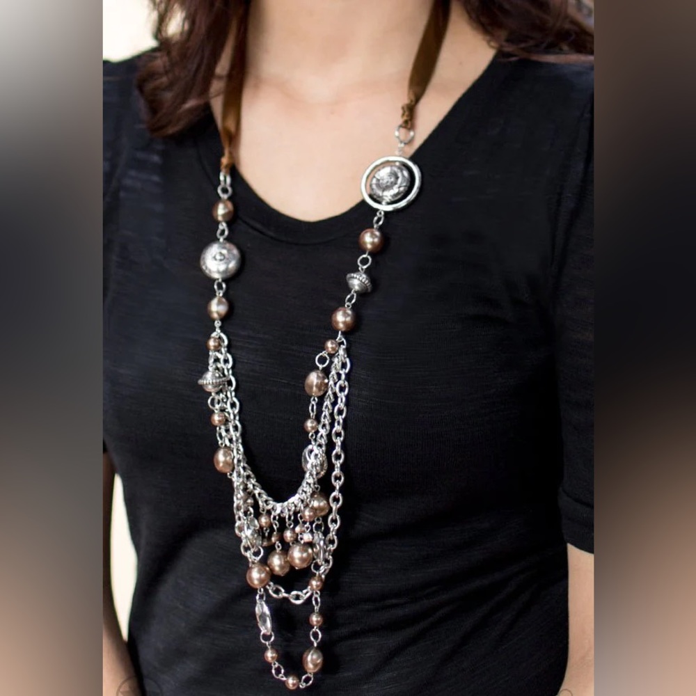 Brown Trimmings Pearl necklace and earrings -paparazzi 111b